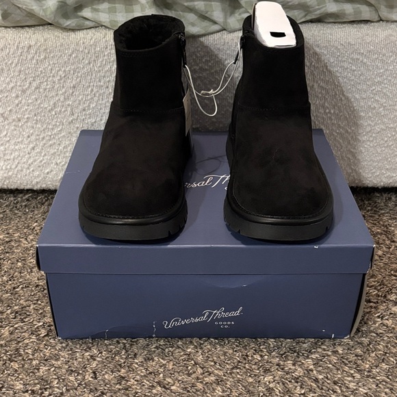 Universal Thread Women's Black Winter Boots - Picture 2 of 3